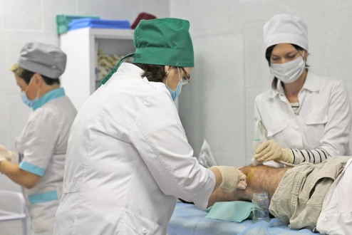 Врачи в работе