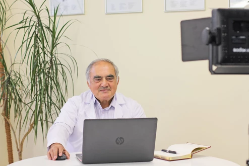 Врачи в работе